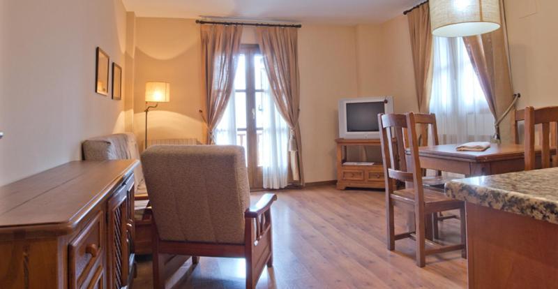 Apartamentos Casa Lavedan Tramacastilla de Tena Pokoj fotografie